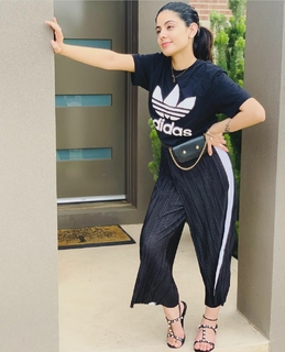 Kirat Randhawa feet photo 5