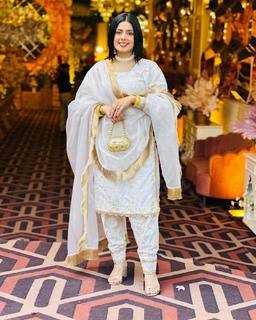 Kirat Randhawa feet photo 10
