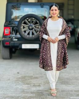 Kirat Randhawa feet photo 3