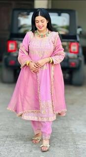 Kirat Randhawa feet photo 1