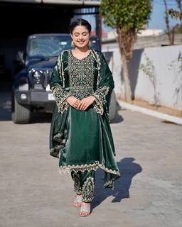 Kirat Randhawa feet photo 17