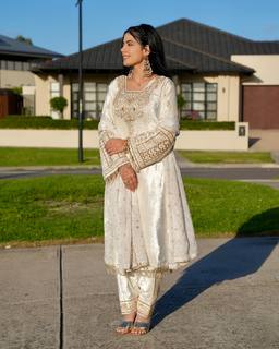 Kirat Randhawa feet photo 4