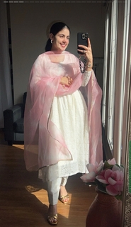 Kirat Randhawa feet photo 12