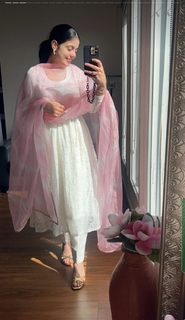 Kirat Randhawa feet photo 11