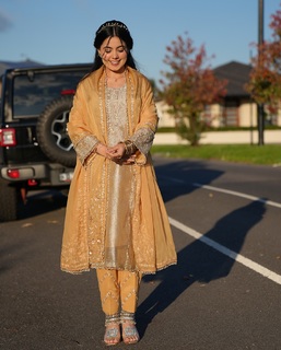 Kirat Randhawa feet photo 12