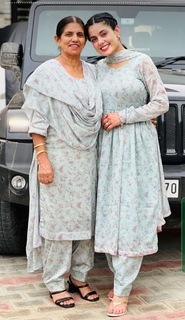 Kirat Randhawa feet photo 12