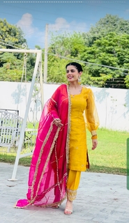 Kirat Randhawa feet photo 5