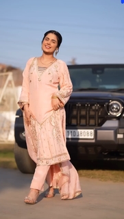 Kirat Randhawa feet photo 17