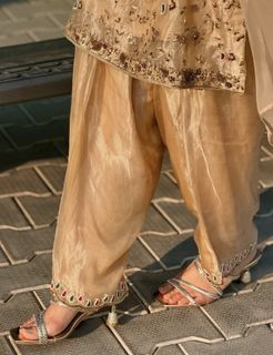 Kirat Randhawa feet photo 4