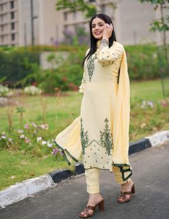 Kirat Randhawa feet photo 7