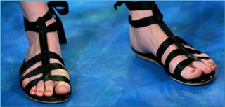 Kirsten Dunst feet photo thumbnail