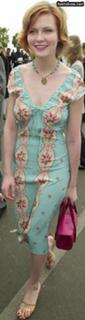 Kirsten Dunst feet photo thumbnail