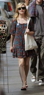 Kirsten Dunst feet photo thumbnail