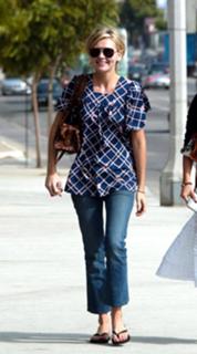 Kirsten Dunst feet photo thumbnail
