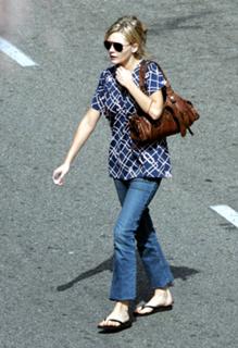 Kirsten Dunst feet photo thumbnail