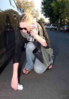 Kirsten Dunst feet photo thumbnail