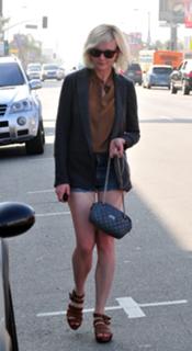 Kirsten Dunst feet photo thumbnail