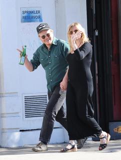 Kirsten Dunst feet photo thumbnail