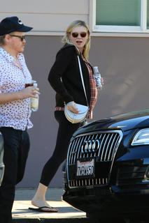 Kirsten Dunst feet photo thumbnail