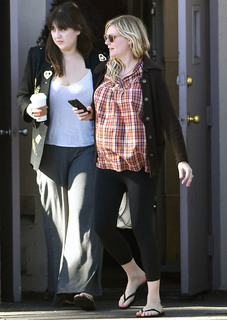 Kirsten Dunst feet photo thumbnail