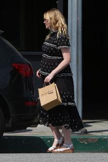 Kirsten Dunst feet photo thumbnail