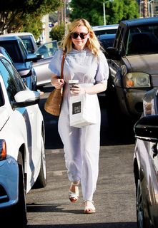 Kirsten Dunst feet photo thumbnail