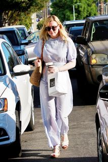 Kirsten Dunst feet photo thumbnail