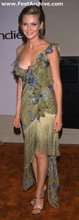 Kirsten Dunst feet photo thumbnail