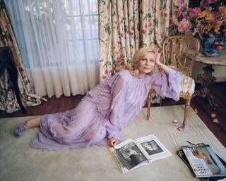 Kirsten Dunst feet photo thumbnail
