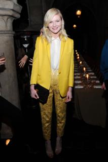Kirsten Dunst feet photo thumbnail