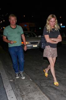 Kirsten Dunst feet photo thumbnail