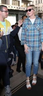 Kirsten Dunst feet photo thumbnail