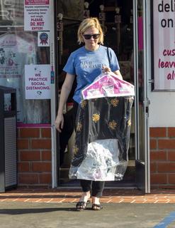 Kirsten Dunst feet photo thumbnail