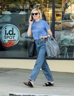 Kirsten Dunst feet photo thumbnail