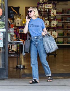 Kirsten Dunst feet photo thumbnail