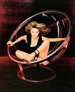 Kirsten Dunst feet photo thumbnail