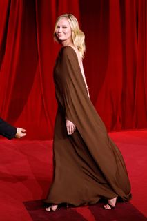 Kirsten Dunst feet photo thumbnail