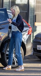 Kirsten Dunst feet photo thumbnail