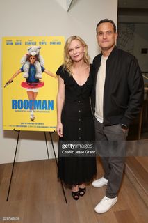 Kirsten Dunst feet photo thumbnail