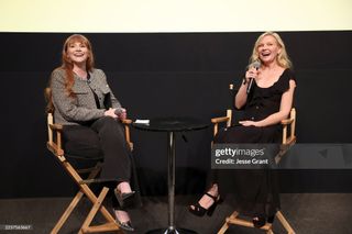 Kirsten Dunst feet photo thumbnail