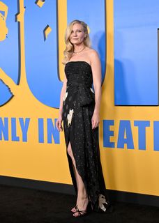 Kirsten Dunst feet photo thumbnail