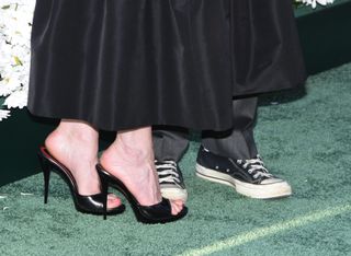 Kirsten Dunst feet photo thumbnail