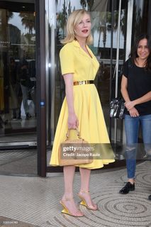 Kirsten Dunst feet photo 16