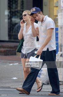 Kirsten Dunst feet photo 9