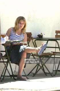 Kirsten Dunst feet photo 9