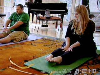 Kirstie Alley feet photo thumbnail