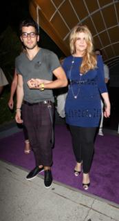 Kirstie Alley feet photo thumbnail