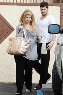 Kirstie Alley feet photo thumbnail