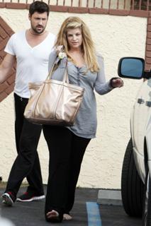 Kirstie Alley feet photo thumbnail