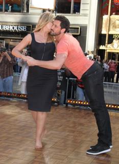 Kirstie Alley feet photo thumbnail